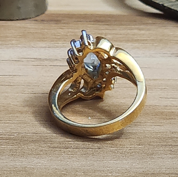 Vintage 10k Blue Topaz Diamond Gold Ring - Picture 3 of 3